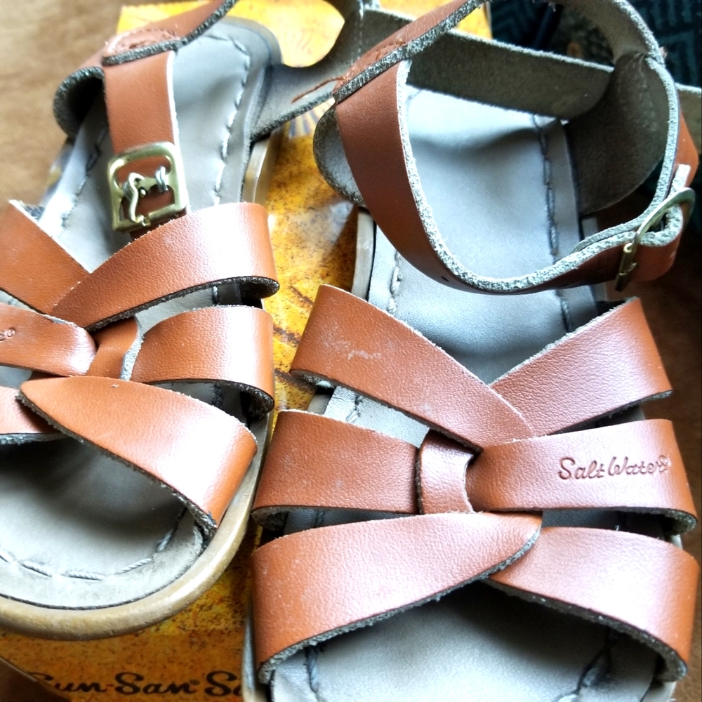 Hoy Salt Water Sandals, size 11 little kid, brown